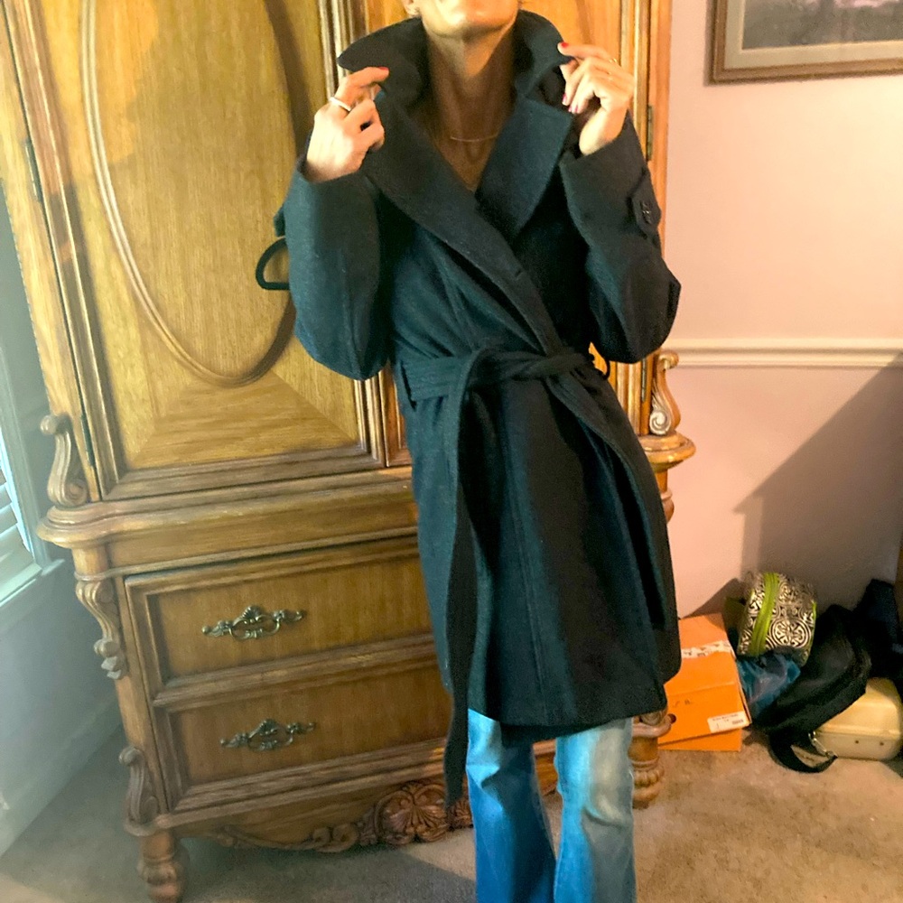 London Fog Double Breasted trench with hood. Mint condition. Worn once.